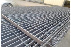 China Rectangular Stainless Steel Bar Grating 25mm Height For Industrial Applications supplier