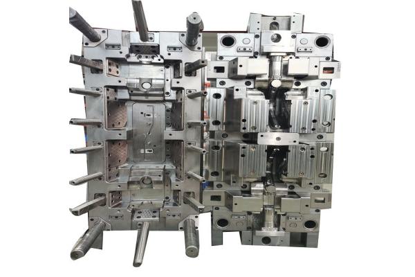 Mirror Polish Unscrew PA6 GF30 ABS Injection Mold With Subgate