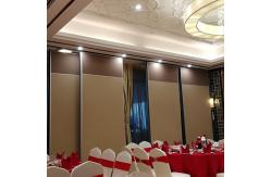 China Interior Aluminum Sliding Folding 65mm Movable Partition Walls For Meeting Room supplier