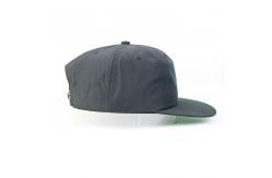China Unstructured Plain Nylon Flat Brim Snapback Hats For Boys Custom 5 Panels supplier