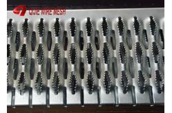 China Hot Dipped Galvanised Grip Strut Perforated Metal Mesh Plank Grating In Silver supplier
