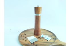 China Refillable Wooden Salt And Pepper Grinders With Adjustable Size / Shape supplier