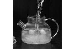 China Large Spout 1000ml Clear Glass Teapot Safe Water Kettle With Bamboo Lid supplier