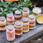 Food Grade PET Transparent Ice Cream Jars 8Oz Plastic Mini Cake Jar With Lid for sale