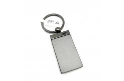 China Customizable Metal Keychain Holder with Black Gun Finish and MOQ of 500 supplier