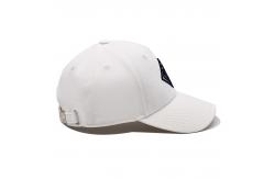 China High Profile Crown 6 Panel Baseball Cap with Curved Visor Customized Design supplier
