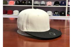 China Unisex Wool Acrylic Snapback Flat Brim Cap Adjustable Plastic Back Closure supplier