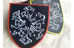 China Personalized Iron On Shirt Patches , Embroidery Heat Transfer Patches For Bag supplier