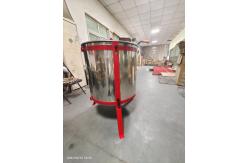 China 6 Frames Beekeeping Manual SS Honey Extractor With Automatic Braking Function supplier