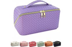 China Waterproof Portable Leather Makeup Organizer Bag with Dividers and Handle supplier