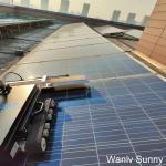 Solar Panel Cleaning Equipment with Track Crawl Quick Cleaning Rolling Brush and Nozzles