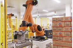 China Payload 120kg Service Mode Robot Welding Cell with Online Support supplier