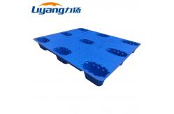 China Large Euro Plastic Pallet Stackable HDPE Pallets Four Way Forklift Entry supplier