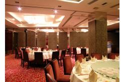 China Interior Suspended Sliding Partition Top Hung Movable Partition , 65mm Melamine Surface supplier