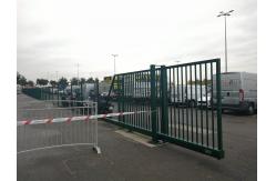 China Garden Application 6ft Fence Sliding Door Mesh Iron Green Powder Coat supplier