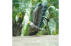 China Small Metal Eagle Garden Ornament Statue Lightweight And Vivid supplier