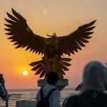 9m High Falcon Sculpture Customized Golden Large Brass Eagle Sculpture Statue for sale