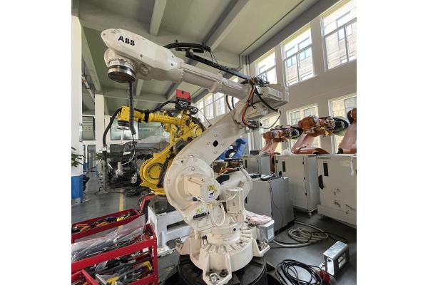 Used Arc Welding ABB Robot Six Axis IRB 6640-130/3.2