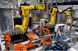 China Fanuc R-2000iC/125L Industrial Robot Arm With Spot Welding Torches supplier