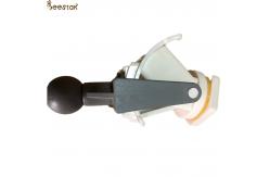 China High Quality Beekeeping Tools  food grade Apiculture ABS plastic honey gate supplier