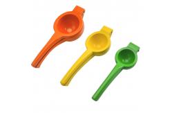 China Manual Lemon Citrus Fruit Squeezer Juicer Lime Press Metal Kitchen Tool supplier