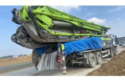 China Used Zoomlion 63m Concrete Pump Truck Pumping Efficiently And In Good Condition supplier