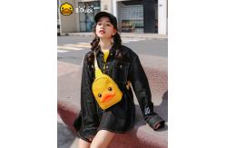 China Customize Duck Cute Backpack Bag Non Phthalate PVC Women Fanny Pack Bag supplier