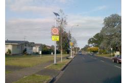 China Auto Dimming Flashing Speed Limit Signs , Led Programmable Sign Easily Operation By Hand supplier