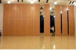 China Anti - Fire Fabric Soundproof Movable Partition Walls For Multi - Functional Conference Hall supplier