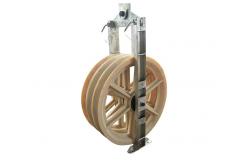 China Galvanized Steel Frame Overhead Line Construction Tools Nylon Pulleys 660 * 100mm supplier