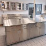 SS304 Material Lab Island Bench With Customized Length And 2 Doors 1500*850mm Size for sale