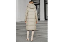China Long Women's Winter Quilted Coat Fashionable Down Jacket with Regular Fit supplier