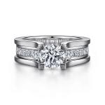 VVS Clarity HPHT Round Cut Lab Grown Diamond Ring in 18K Metal Type with Round Gemstone Shape for sale