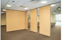 China Modular Hanging Folding Room Partition Walls MDF + Aluminum Material Sound Insulation supplier