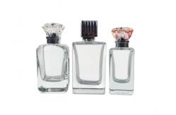 China Portable Refillable Empty Glass Perfume Bottle Light Weight With Plastic Cap supplier