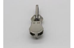 China Fashion Big Jacket Silver Metal Zipper Pulls Automatic Lock Die - Cast Customized supplier