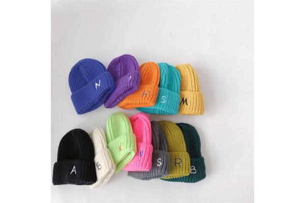 100pcs/Carton Winter Knit Beanie Hats with Embroidery/Blank Pattern