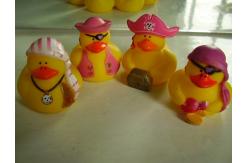 China Pirate Rubber Duck Fun Bath Toys For Toddlers , Character Themed Rubber Ducks supplier