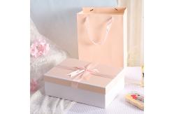 China Bowknot Packaging Paper Box 20 X 18 X 8cm Fashionable Gift Box supplier