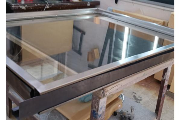 Transparent Round Radiation Protection Lead Glass With Customized Specifications
