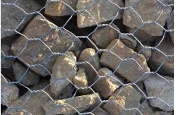China Customization River Flood Control Gabion Basket 8*10cm Hexagonal Hole supplier