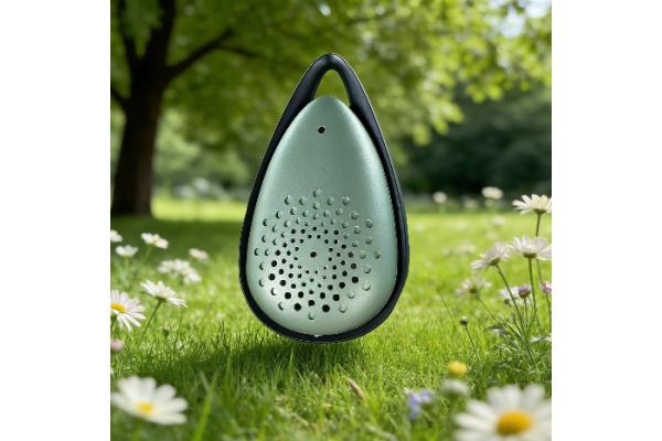 Noiselevel ≤30 DB Wearable Air Purifier with Cold Plasma Technology and No Filter for Personal Air Cleaning