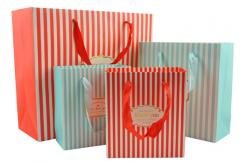 China Manufacturers spot letter happy birthday gift bag wholesale candy bag gift laptop bag supplier