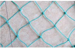 China Green Outdoor Barrier Netting For Stadium Protection PE Knotted Feature supplier