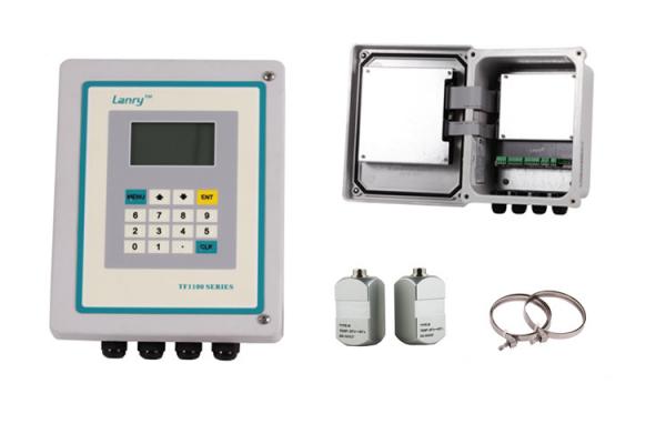 High Sensitivity Clamp On Ultrasonic Flow Meter 244*196*144mm Compact