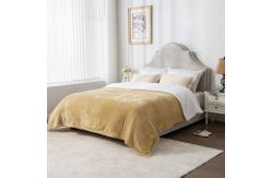 China Lightweight Navy Flannel Fleece Bed Spread Blanket Cozy Plush Microfiber Comforter Set supplier