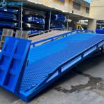 10T-10M Regular Blue Portable Manual Dock Ramp For Forklifts Loading And Unloading Freight for sale