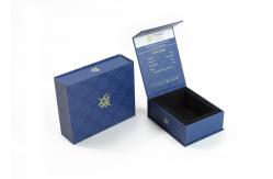 China Offset CMYK Candle Packaging Box Rigid Cardboard With Magnetic Closure supplier