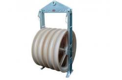 China Cast Steel Cable Pulling Pulley Three Wheels Stringing Block For Conductor supplier