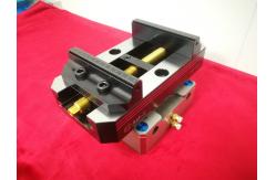 China Adjustable 155mm Cnc Workholding Axis Fixtures Flexible Self Centering Vise supplier